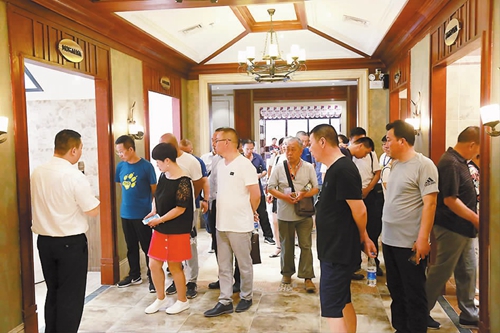 固原业主千里飞来工厂团购-品牌动态-威客电竞瓷砖官网——陶瓷大板岩板就用威客电竞